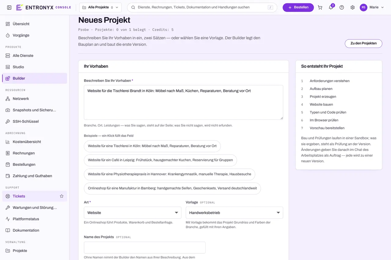 Die Seite „Neues Projekt“ in der ENTRONYX Console: ein Textfeld mit der Beschreibung einer Tischlerei in Köln, darunter die Wahl von Art und Branchenvorlage und der Knopf „Projekt anlegen“.